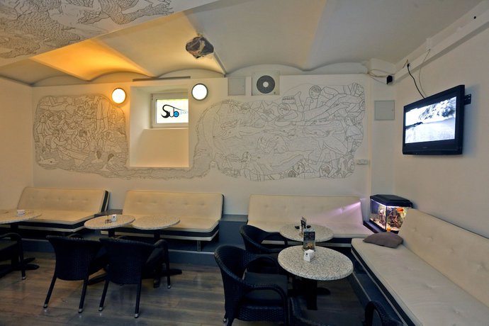 Imagen del bar/restaurante del Hotel SubSpace Hostel. Foto 4