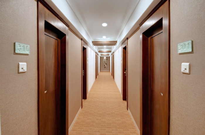 Imagen de los interiores del Hotel Suba Palace. Foto 11