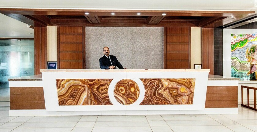 Imagen de los interiores del Hotel Subash International. Foto 35