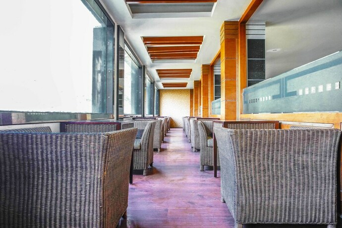 Imagen de los interiores del Hotel Subash International. Foto 37