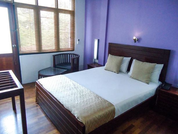 Imagen de la habitación del Hotel Subhas. Foto 11
