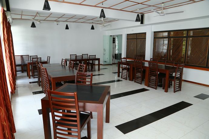 Imagen del bar/restaurante del Hotel Subhas. Foto 7