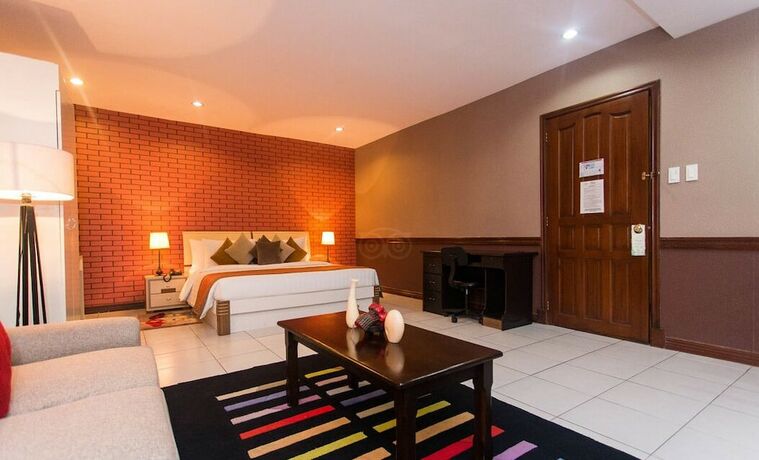 Imagen de la habitación del Hotel Subic Residencias. Foto 30