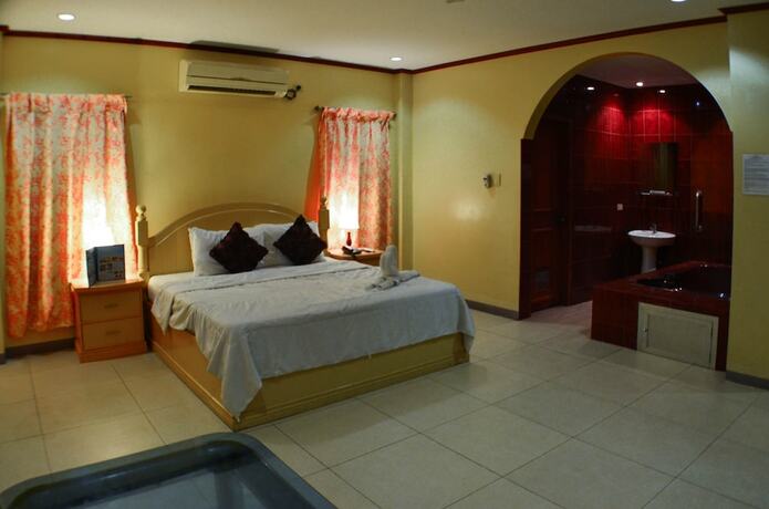 Imagen de la habitación del Hotel Subic Waterfront Resort and. Foto 35