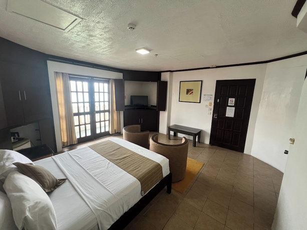 Imagen de la habitación del Hotel Subiza Beach Resort. Foto 5