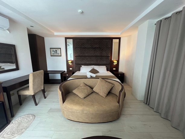 Imagen de la habitación del Hotel Subiza Beach Resort. Foto 11