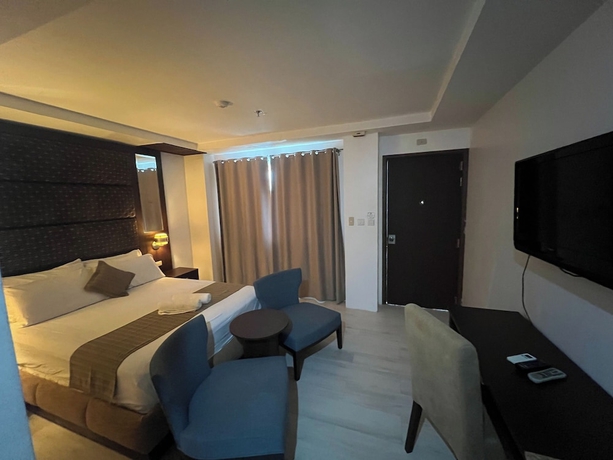Imagen de la habitación del Hotel Subiza Beach Resort. Foto 13