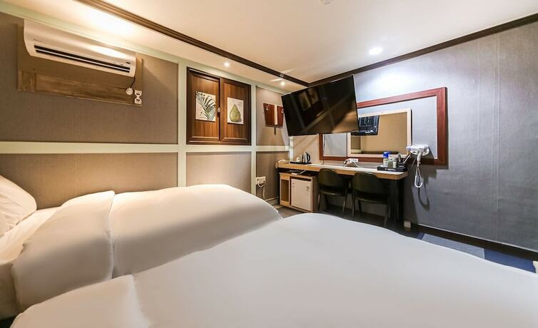 Imagen general del Hotel Subiztel. Foto 13