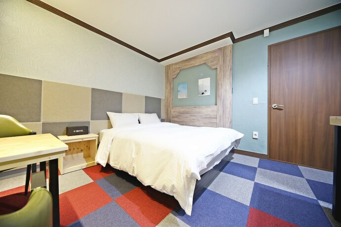 Imagen de la habitación del Hotel Subiztel. Foto 22