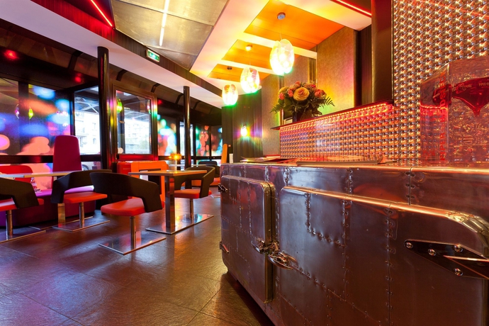 Imagen del bar/restaurante del Hotel Sublim Eiffel. Foto 4