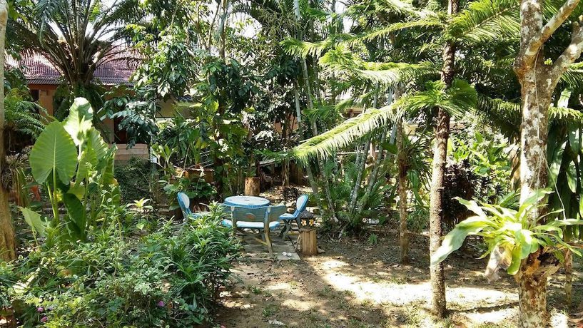 Imagen de los exteriores del Hotel Subtawee Resort. Foto 12