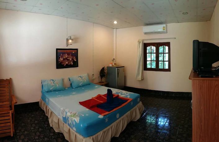 Imagen de la habitación del Hotel Subtawee Resort. Foto 10