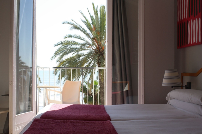 Imagen de la habitación del Hotel Subur. Foto 5