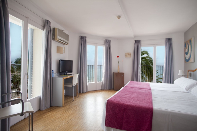 Imagen de la habitación del Hotel Subur. Foto 8