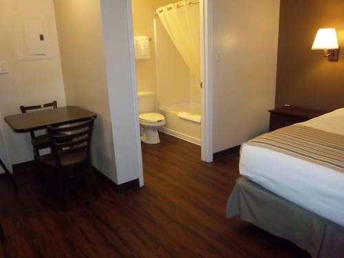 Imagen de la habitación del Hotel Suburban Extended Stay Hermitage. Foto 11