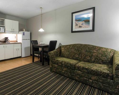 Imagen de la habitación del Hotel Suburban Extended Stay Naval Base Area. Foto 4