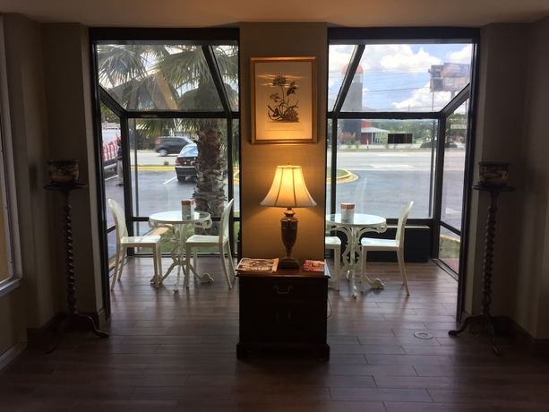Imagen de los interiores del Hotel Suburban Extended Stay North Charleston I-526. Foto 15