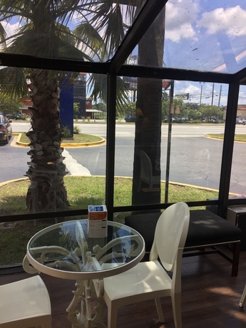 Imagen de los interiores del Hotel Suburban Extended Stay North Charleston I-526. Foto 16