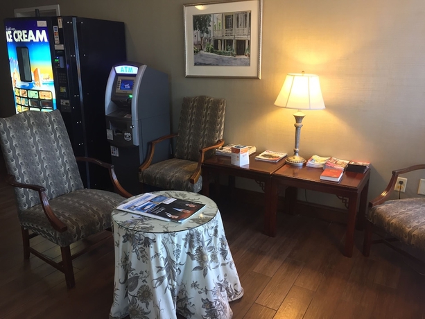 Imagen de los interiores del Hotel Suburban Extended Stay North Charleston I-526. Foto 17
