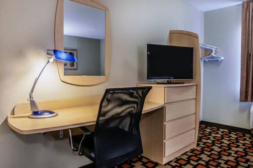 Imagen de la habitación del Hotel Suburban Extended Stay Northeast. Foto 3