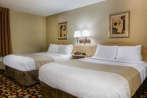 Imagen de la habitación del Hotel Suburban Extended Stay Northeast. Foto 6