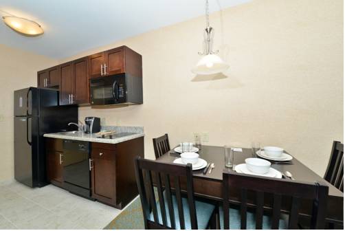 Imagen de la habitación del Hotel Suburban Extended Stay Quantico. Foto 9