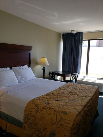 Imagen de la habitación del Hotel Suburban Studios Branson On The Strip. Foto 3