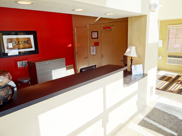 Imagen de los interiores del Hotel Suburban Studios Cary - RDU Airport. Foto 10