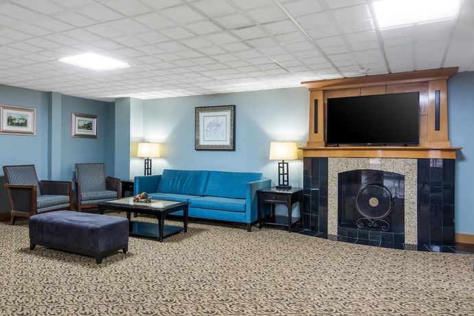 Imagen de los interiores del Hotel Suburban Studios Chester. Foto 19