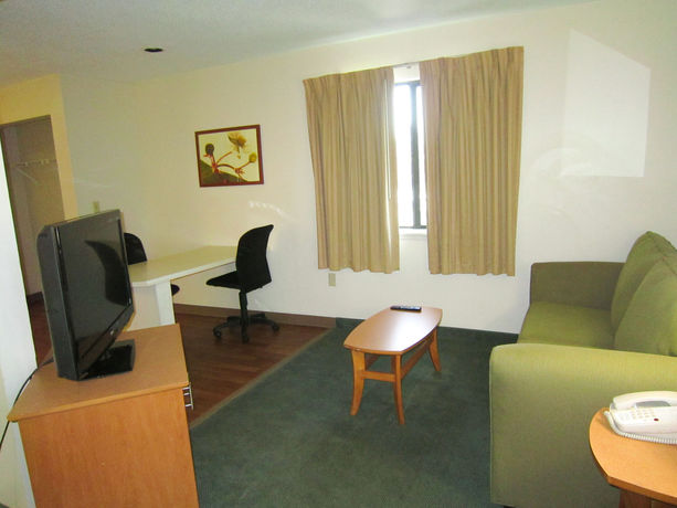 Imagen de los interiores del Hotel Suburban Studios Columbus - Dublin. Foto 14