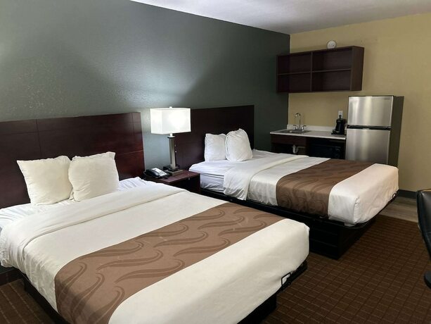 Imagen de la habitación del Hotel Suburban Studios Fort Dodge. Foto 4