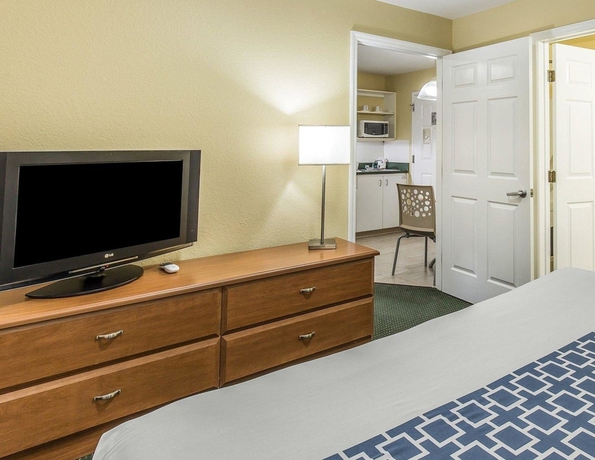 Imagen de la habitación del Hotel Suburban Studios Fort Myers Cape Coral. Foto 5