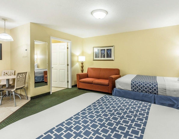 Imagen de la habitación del Hotel Suburban Studios Fort Myers Cape Coral. Foto 6