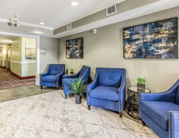 Imagen de los interiores del Hotel Suburban Studios Fort Myers Cape Coral. Foto 18