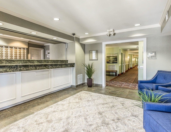 Imagen de los interiores del Hotel Suburban Studios Fort Myers Cape Coral. Foto 19