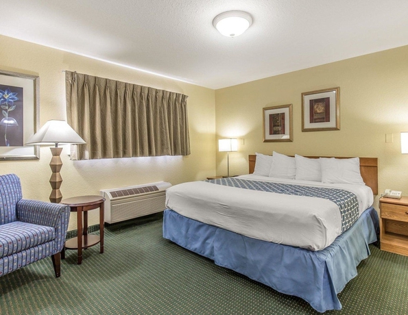 Imagen de la habitación del Hotel Suburban Studios Fort Myers Cape Coral. Foto 10