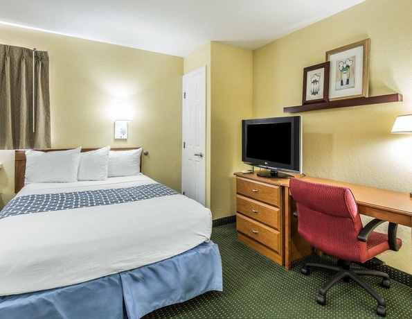 Imagen de la habitación del Hotel Suburban Studios Fort Myers Cape Coral. Foto 12