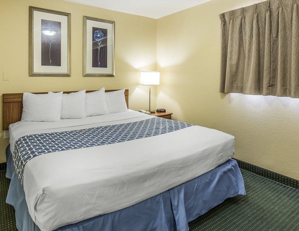 Imagen de la habitación del Hotel Suburban Studios Fort Myers Cape Coral. Foto 14