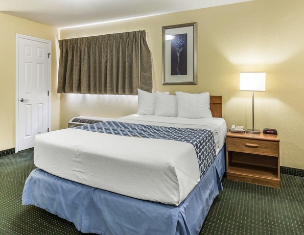 Imagen de la habitación del Hotel Suburban Studios Fort Myers Cape Coral. Foto 15