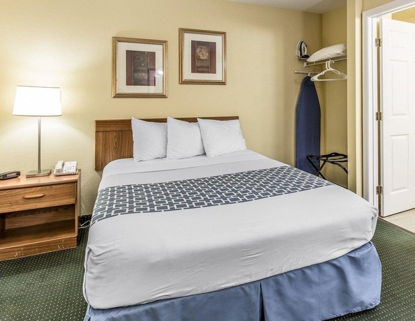 Imagen de la habitación del Hotel Suburban Studios Fort Myers Cape Coral. Foto 16