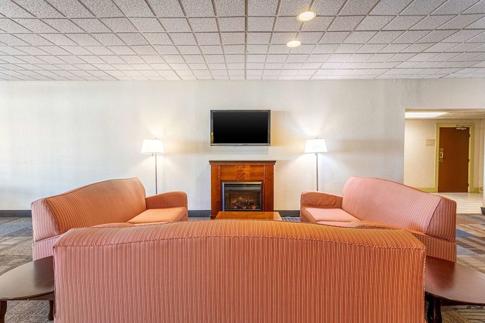 Imagen de los interiores del Hotel Suburban Studios, Fredonia. Foto 16
