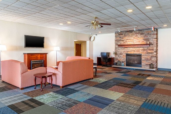 Imagen de los interiores del Hotel Suburban Studios, Fredonia. Foto 18