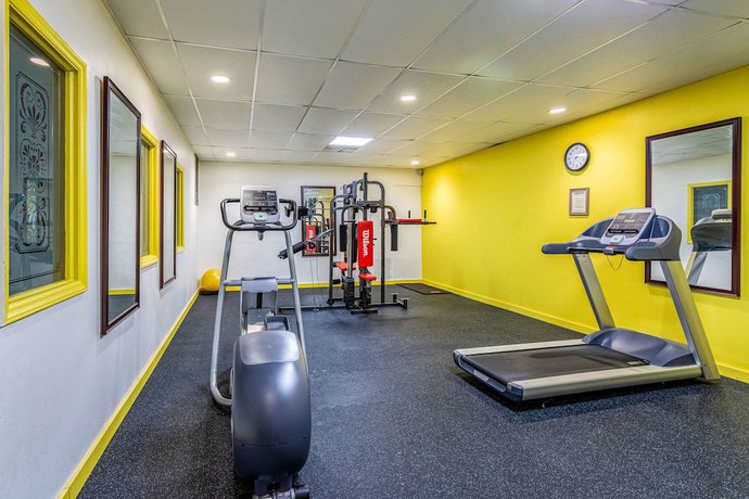 Imagen de los interiores del Hotel Suburban Studios, Fredonia. Foto 19