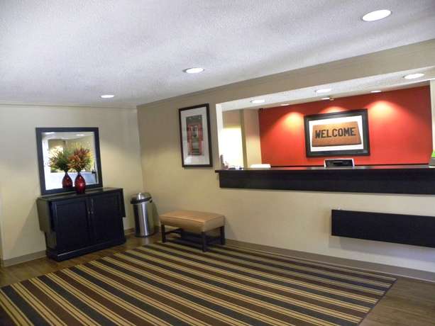 Imagen de los interiores del Hotel Suburban Studios Houston North I-45. Foto 9