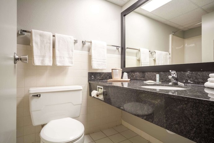 Imagen de la habitación del Hotel Suburban Studios I-80 Grand Island. Foto 3