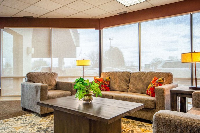 Imagen de los interiores del Hotel Suburban Studios I-80 Grand Island. Foto 16