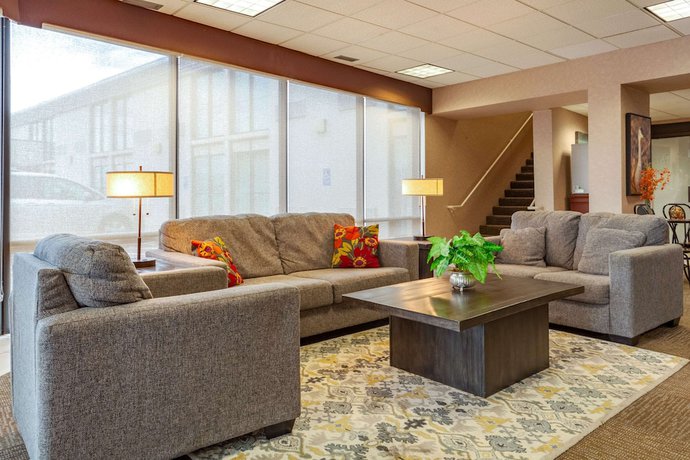 Imagen de los interiores del Hotel Suburban Studios I-80 Grand Island. Foto 17