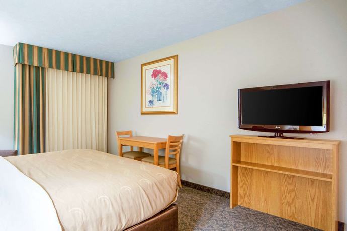 Imagen de la habitación del Hotel Suburban Studios I-80 Grand Island. Foto 8