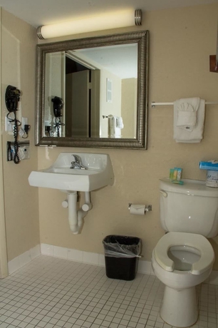 Imagen de la habitación del Hotel Suburban Studios International Drive. Foto 9