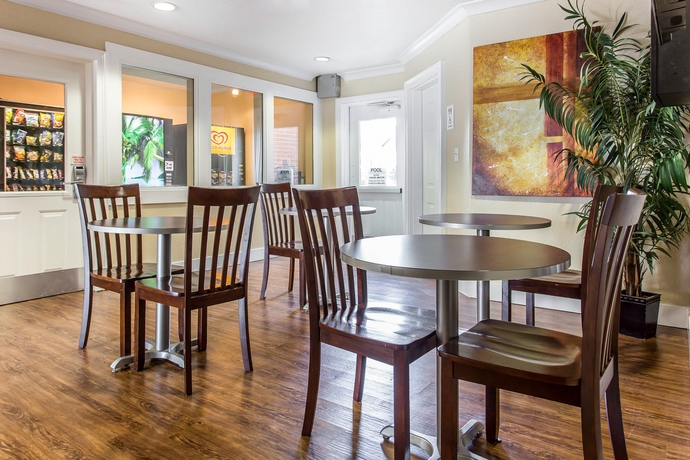 Imagen de los interiores del Hotel Suburban Studios Kennesaw-marietta North. Foto 12